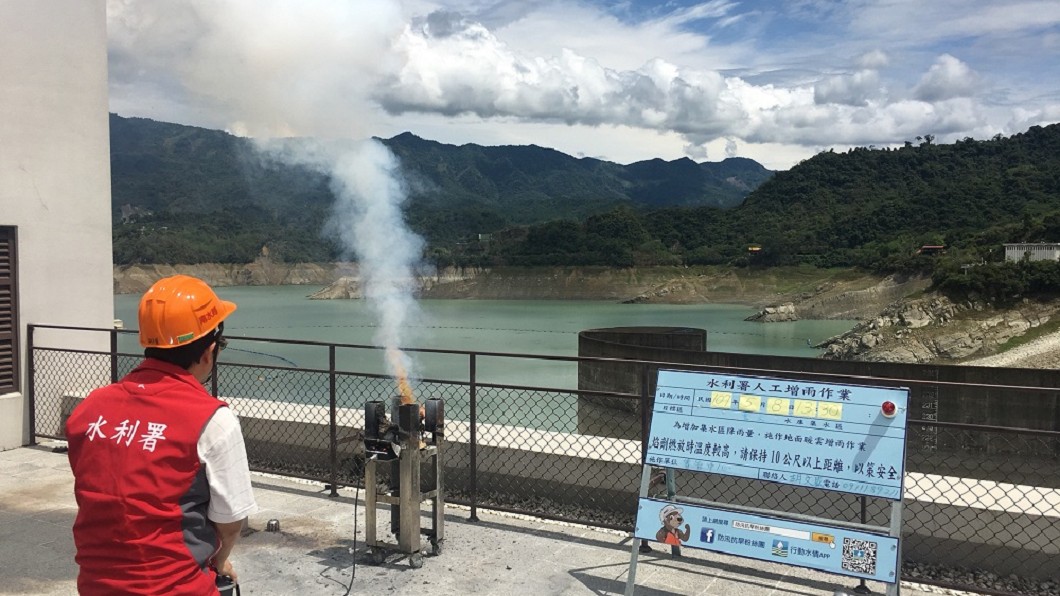 老天就是不下雨!這群無名英雄24小時「為台抗旱」