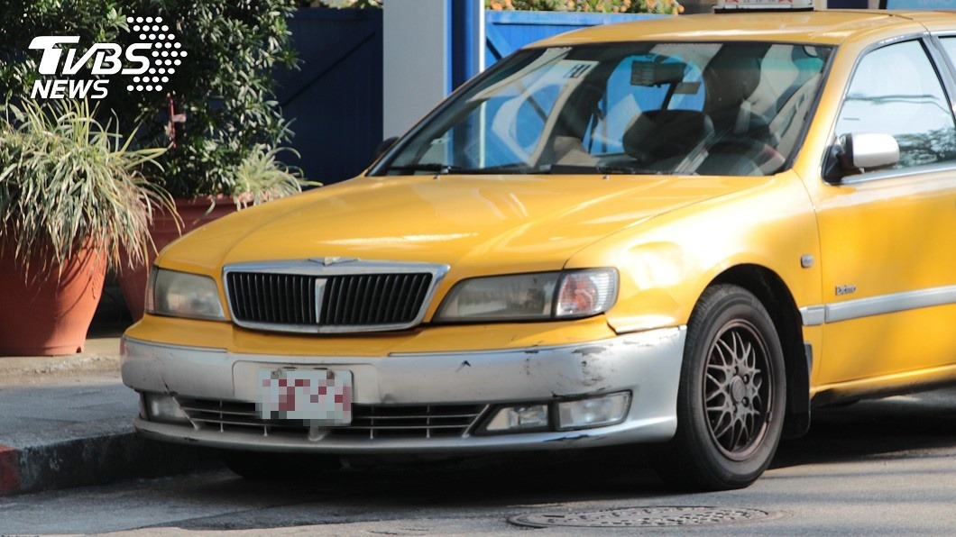 是小黃！55萬二手車磨損　竟露出「黃烤漆」車主氣炸