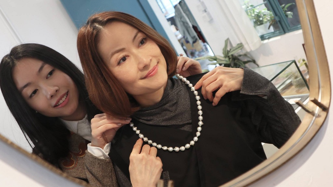 譚秀碧和21歲的女兒林曉彤,在音樂的交流上毫無代溝。(圖/翻攝自「MissMrs」臉書粉絲團)