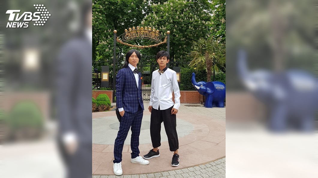 浩角翔起豪飲「公牛血」 泡湯下象棋