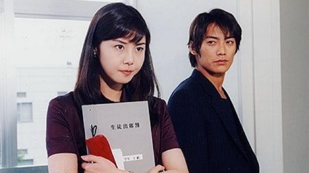 1998年《麻辣教師GTO》劇照。(圖/翻攝自微博)