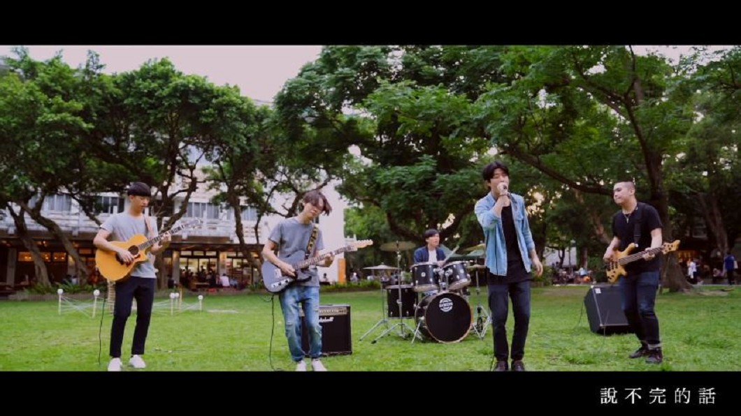 學生畢業歌夯! 台大自創曲感動校友
