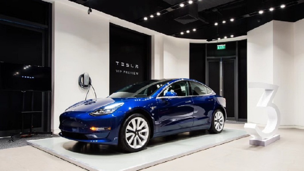 陸大降進口關稅 特斯拉熱銷、交車等3個月