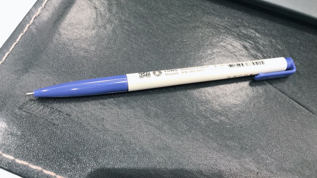 掃貨女行員的「8元原子筆」 大媽:超好寫的