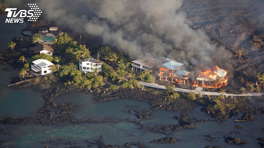 幾勞亞火山激烈噴發　吞噬兩濱海住宅區