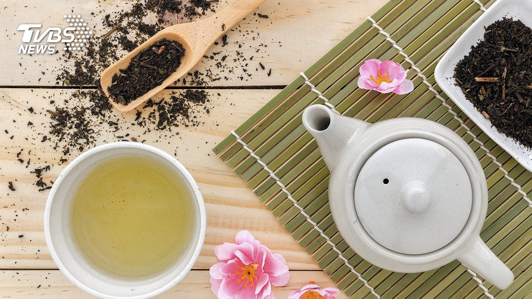 日本茶革命！茶打入氮氣　清爽順口如啤酒