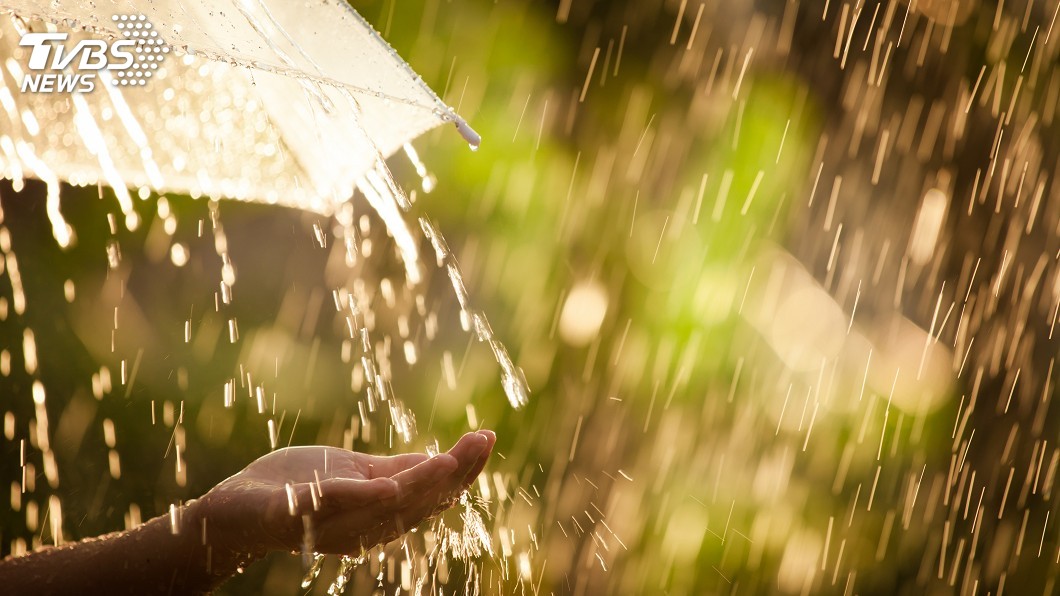 艾維尼轉熱帶低壓 12日前全台高溫有雨