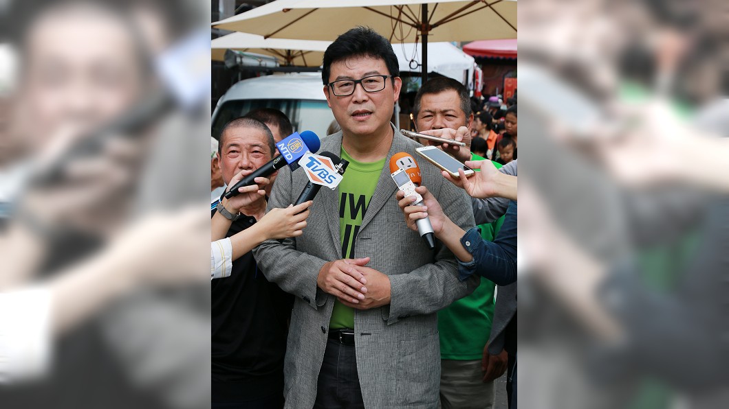 一邊呼呼一邊查帳 姚文智批柯「放毒又當和事佬」