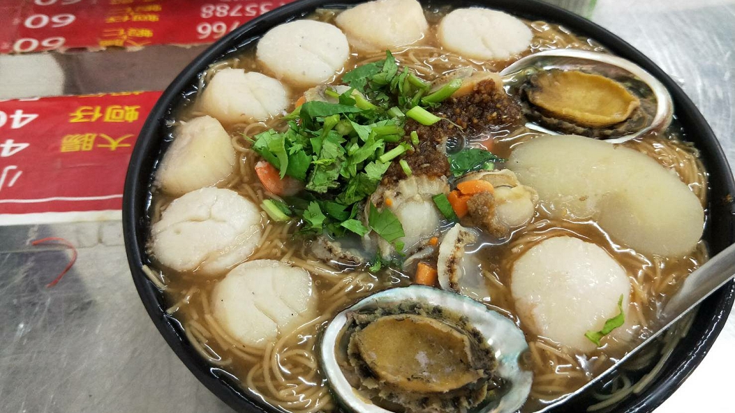 有網友指出其實還有隱藏版麵線。圖／翻攝自爆廢公社