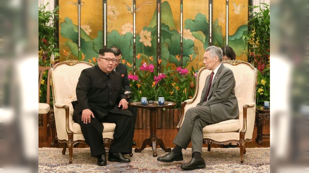 北韓領導人金正恩與新加坡總理李顯龍會面/翻攝自Twitter