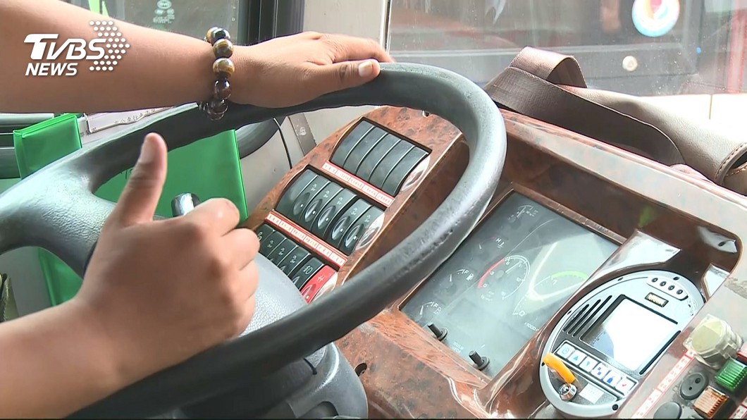 逾65歲大型車職業駕駛　每日駕車時間限8小時