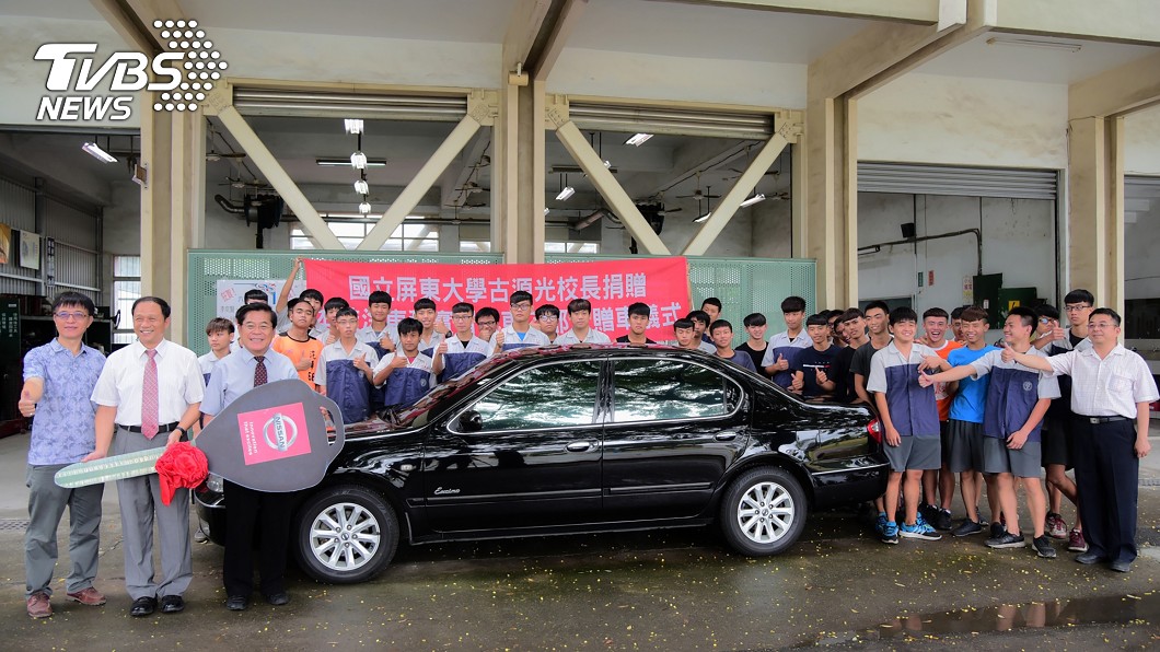 屏大16年校長座車 捐屏工汽車科教學用