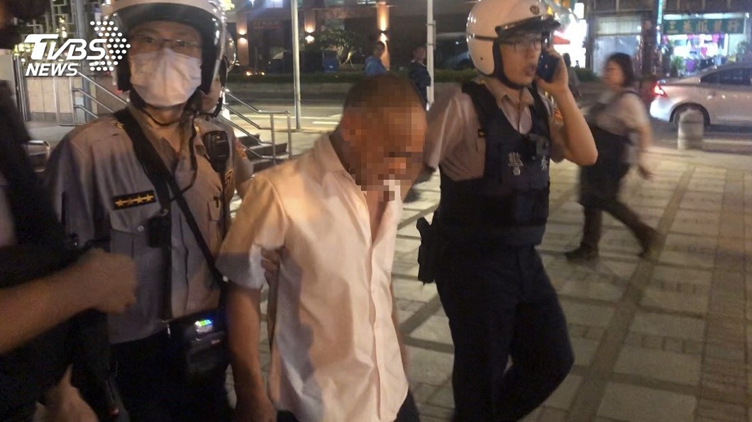 快訊／北捷驚傳民眾持刀　警方：民眾喝醉掉刀械