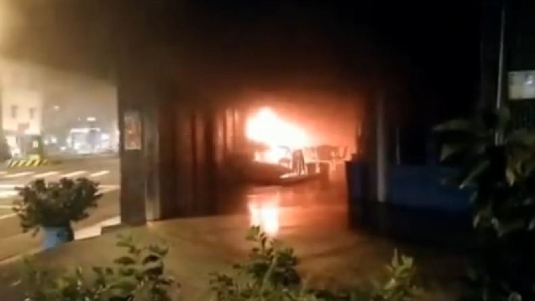 快訊／屏東住宅大火　頻傳爆炸聲住戶驚嚇