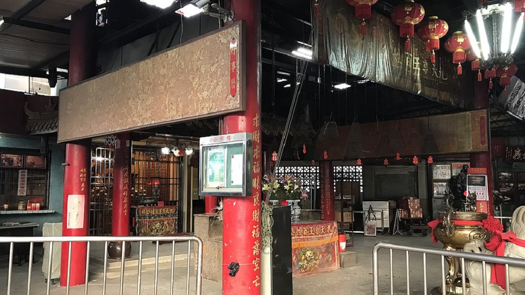 雙方約定將在農曆7月15日完婚。(圖/九天尊王百姓公媽廟,翻攝自維基百科)