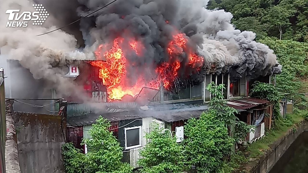 北市鐵皮屋民宅大火 疑3大1小失聯