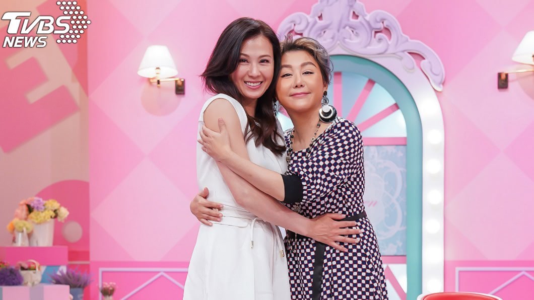 52歲看來像25！「花系列」涂善妮隔30年重逢藍心湄