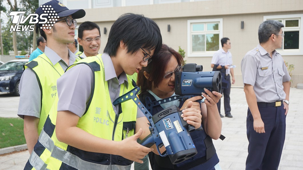 體驗一日警察 金門記者很震撼