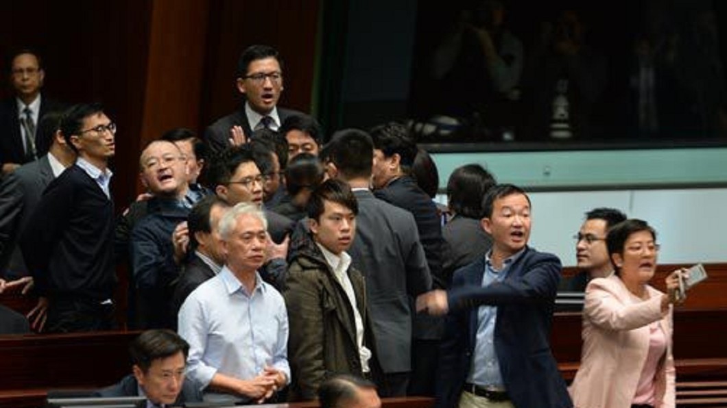 港「一地兩檢」通過 議員批:違背一國兩制