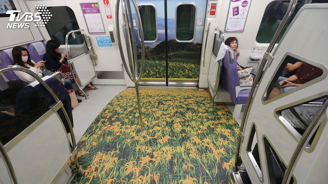 台灣海島風情躍上機捷 彩繪列車透清涼