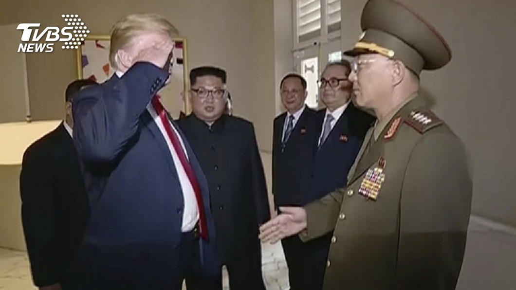 川普對北韓軍官行舉手禮 挨批不恰當