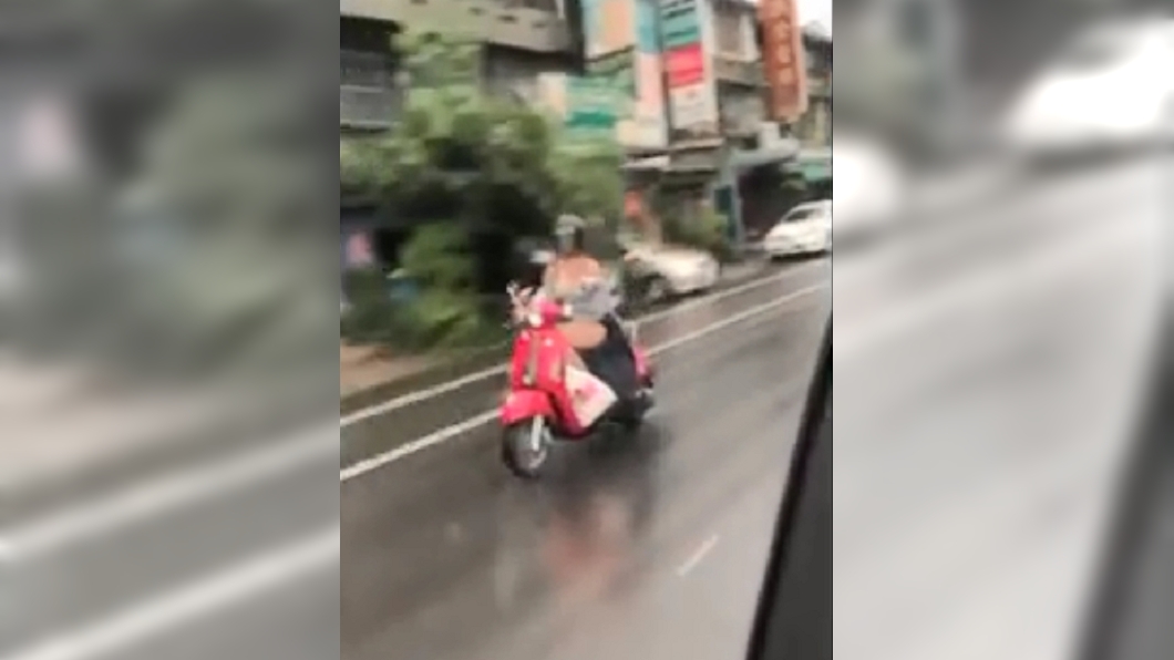 女騎士3秒車頭燈影片狂重播 跪求傳送門網友神到了