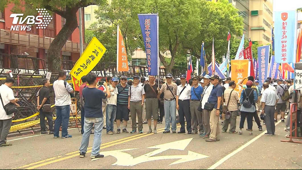軍改上路 國防部:約14萬名退役袍澤未受影響