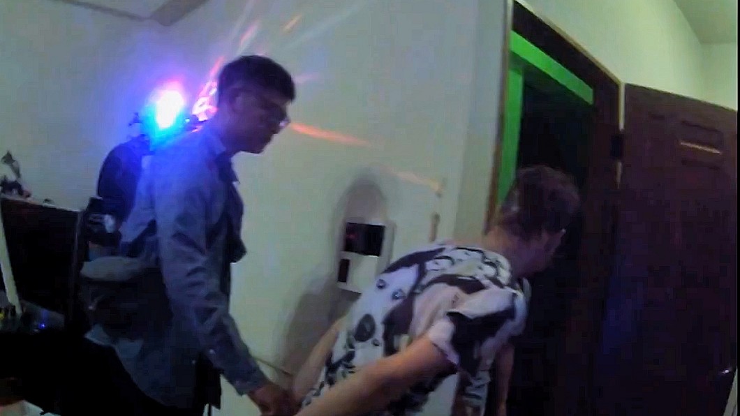桃園警循線逮毒蟲　意外發現情境吸毒房