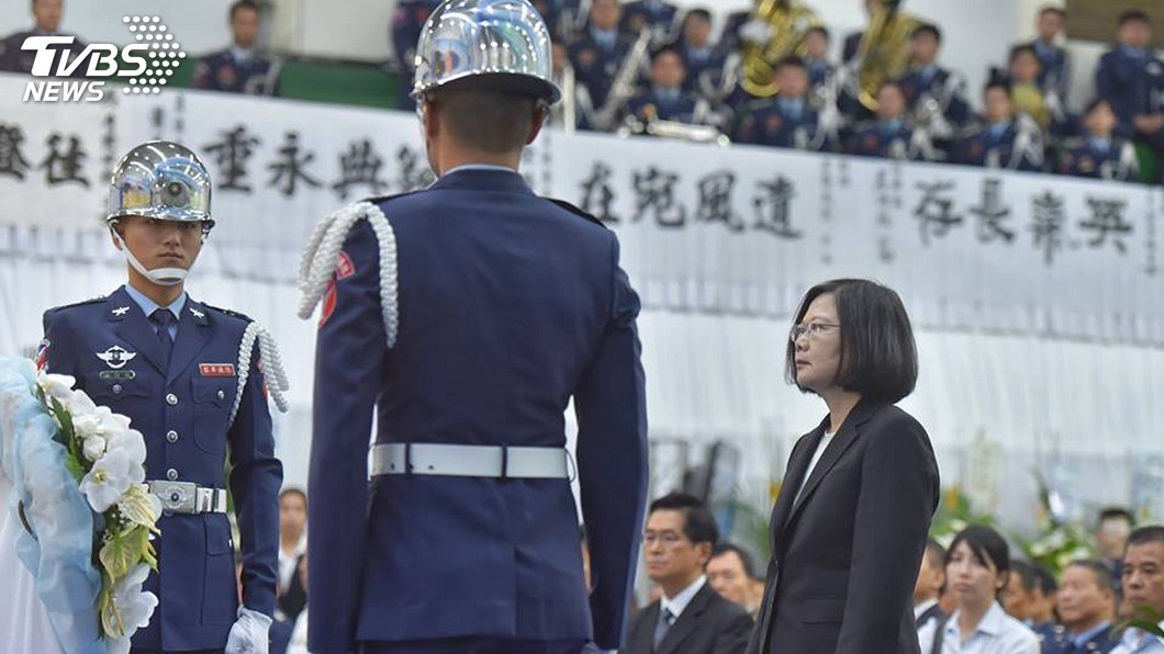 送吳彥霆最後一程 蔡總統允諾照顧家人