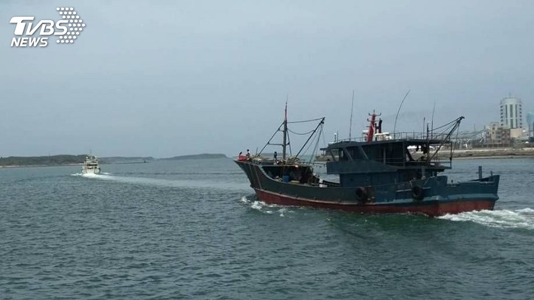 陸船休漁期越界查扣月餘 重罰驅離出境