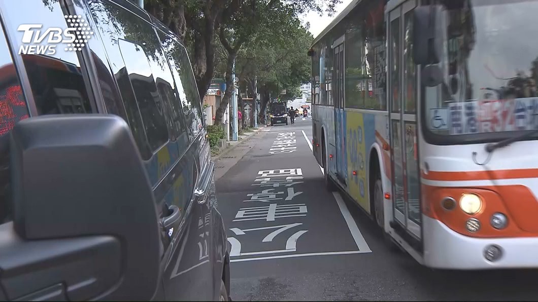交通7新制開跑 違停公車站牌旁罰鍰提高