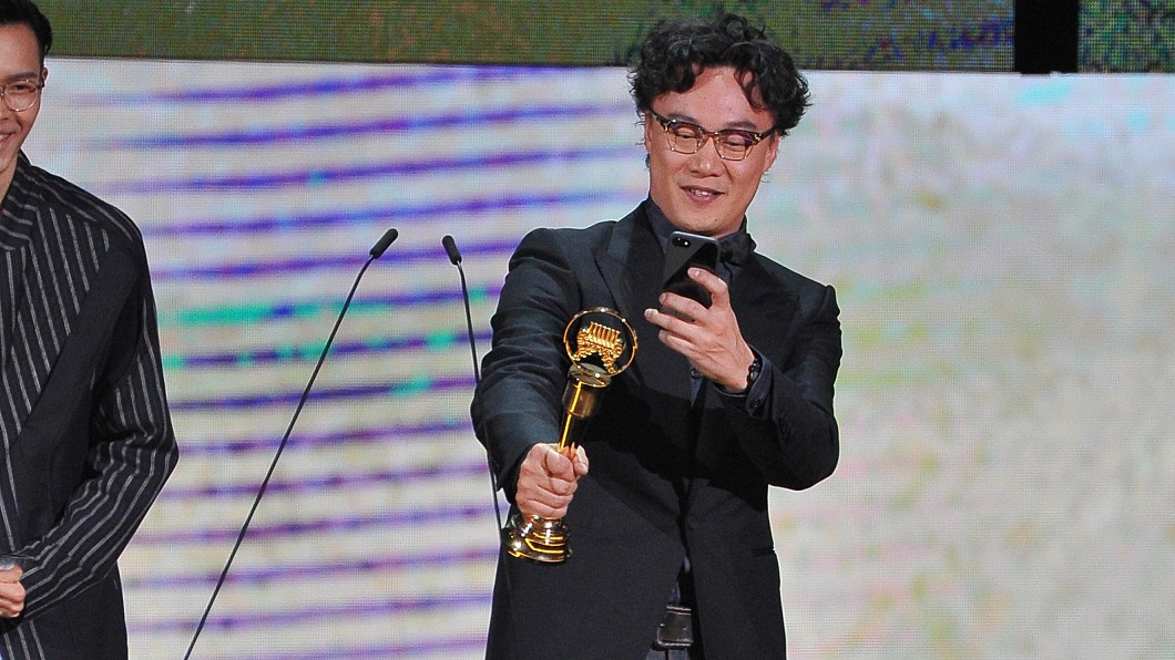 陳奕迅獲獎無數 三度奪金曲歌王寶座