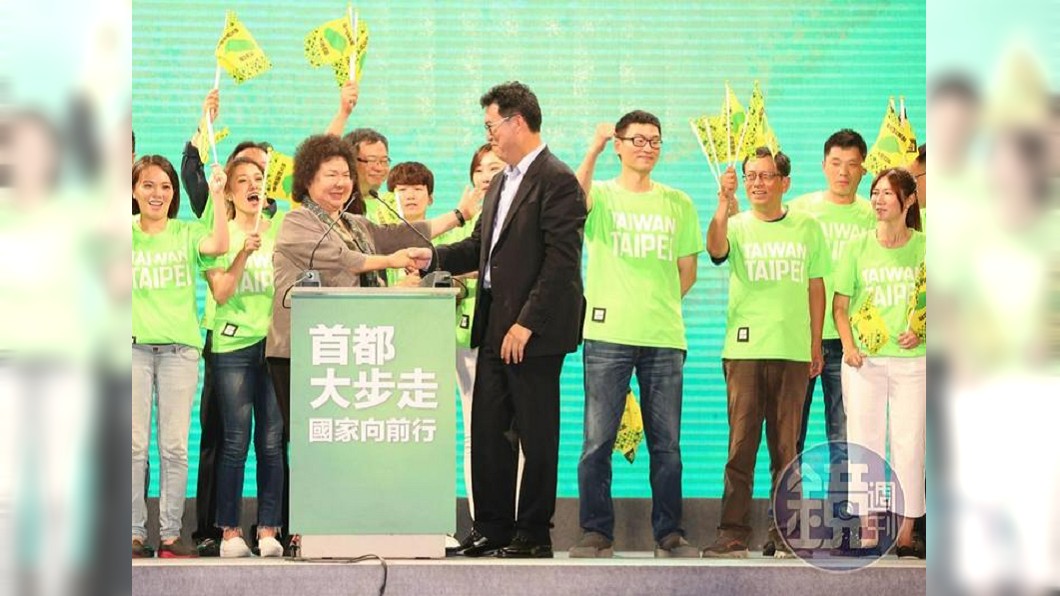 陳菊牽手力挺姚文智　綠營集結重砲轟柯P
