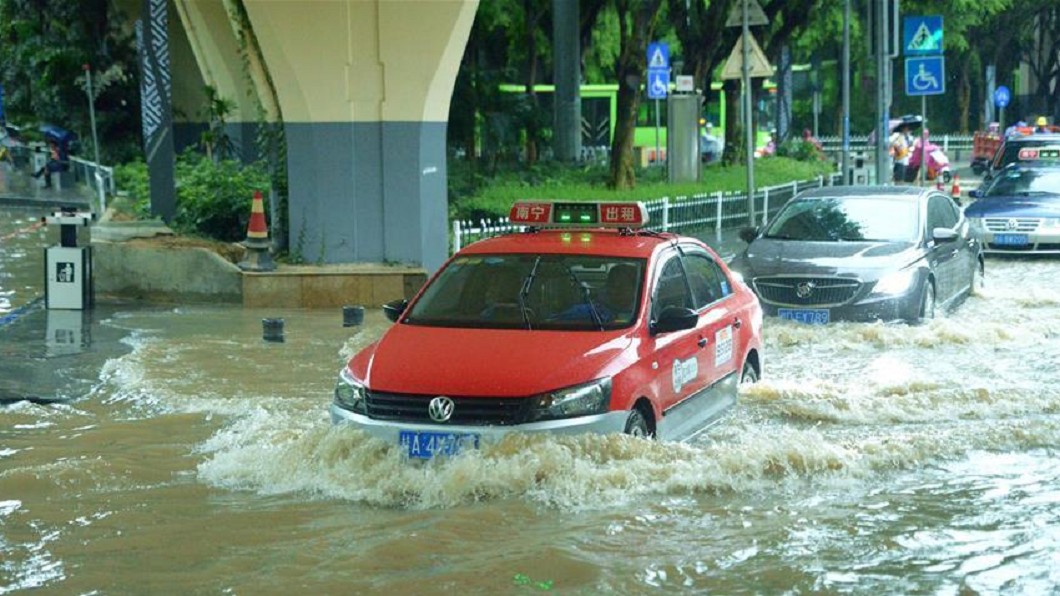 暴雨襲擊廣西6民宅倒塌 新疆河水暴漲