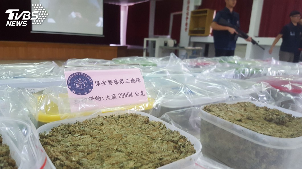 海運18箱雜貨 垃圾桶、鞋盒藏24公斤大麻花