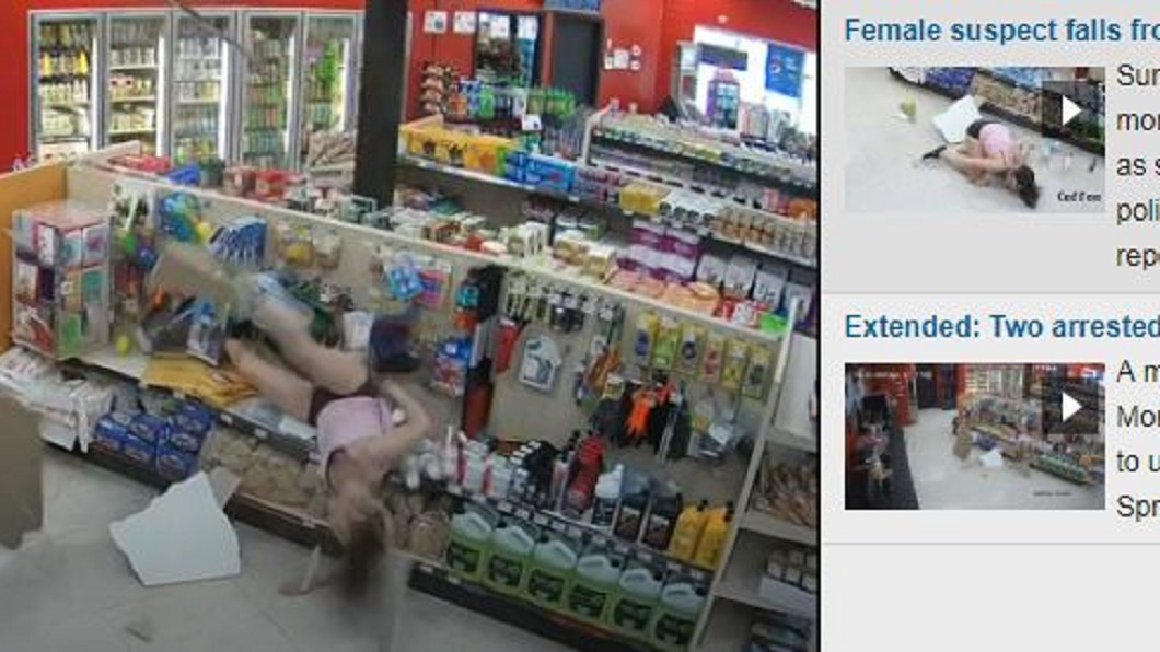 女賊爬天花板躲警不成 摔落地面狼狽落網