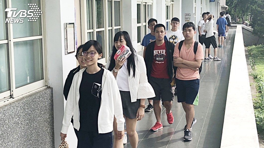 指考英文科　考生：作文是拿分關鍵