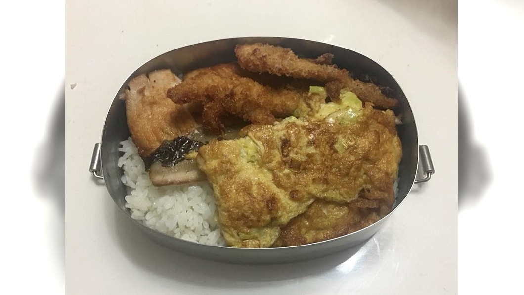 李來希貼出剩菜便當照片。圖／李來希臉書
