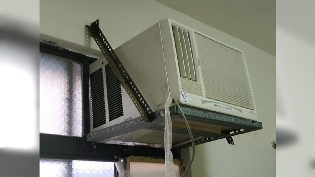 師傅裝好冷氣機「感覺怪怪的」　網笑噴：電費貴慘