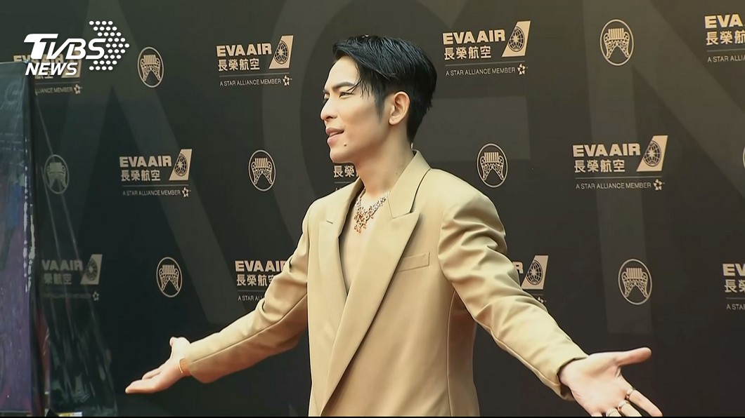 批蕭敬騰穿像同性戀 李敖女兒李文挨告