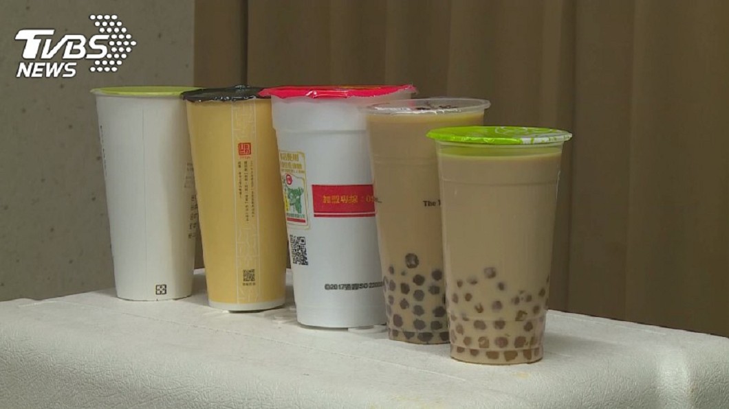 男大生手搖杯當水喝　輸尿管結石引發腎水腫