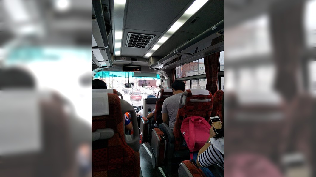 台灣家長放任小孩公車高歌 日人側目:沒規矩!