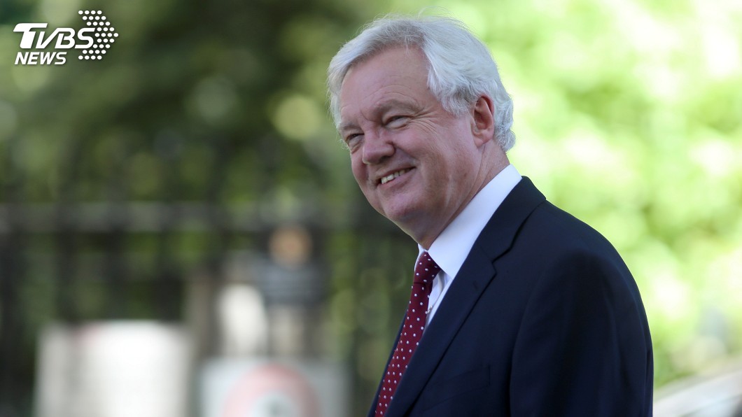 抗議脫歐不夠硬 英脫歐大臣戴維斯閃辭