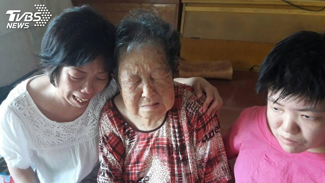 暴力夫領光補助…堅強母苦縫杯套 扶養3精障兒