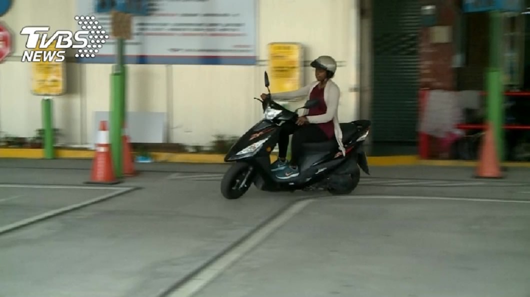 機車駕照太好考…交通部擬增「路考」