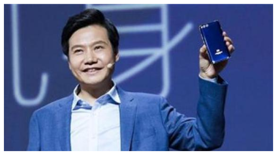 小米手機以「採用蘋果供應鏈,價格只有蘋果的一半」的高性價比,快速攫獲所有「米粉」的心!雷軍公開說,他絕不會讓每支小米手機的淨利率超過5%! 圖/新浪科技