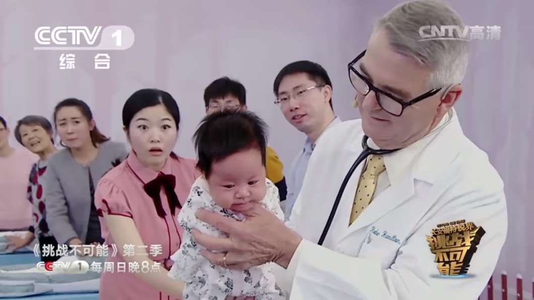 寶寶哭不停…醫生用這「安撫手勢」　5秒安靜下來！