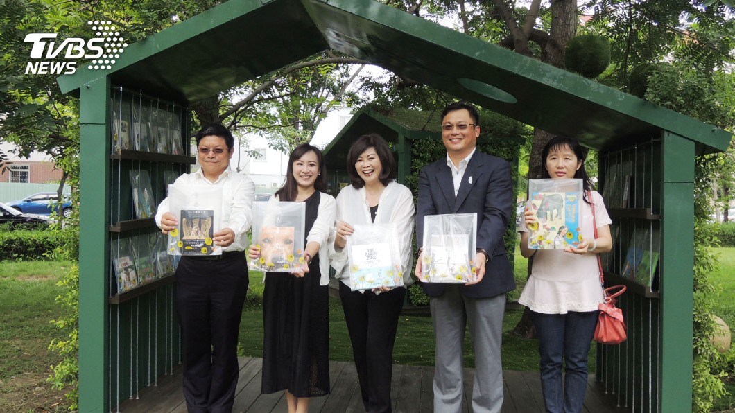 花博花香搭書香 台中市公園綠地設書席