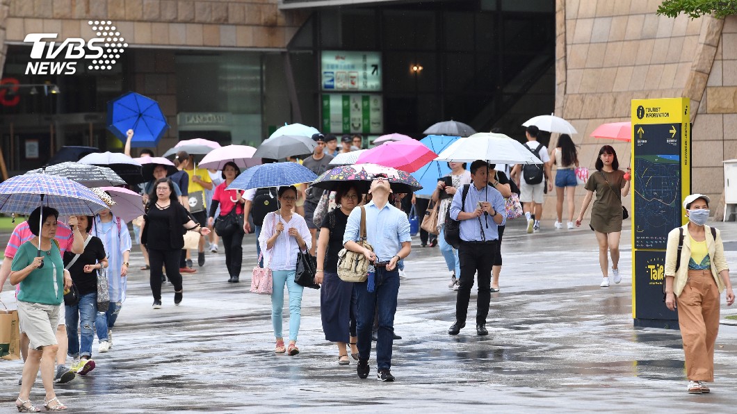 颱風瑪莉亞來襲　多家百貨公司提早打烊