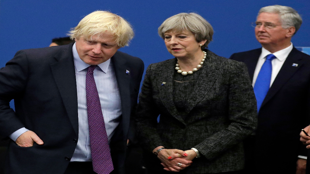 外相與脫歐大臣相繼閃辭 英國內閣動盪